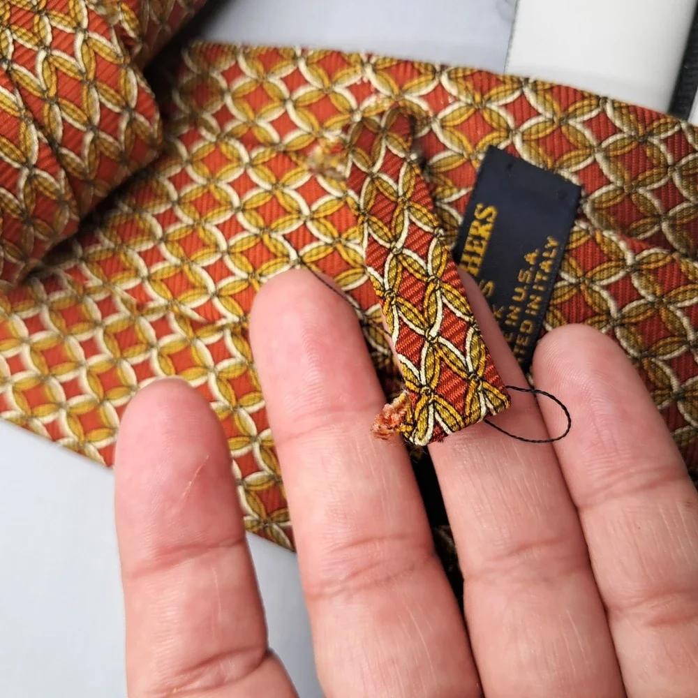 Brooks Brothers Makers Silk Necktie‎ Mens Red Gold Geometric Print Tie Office